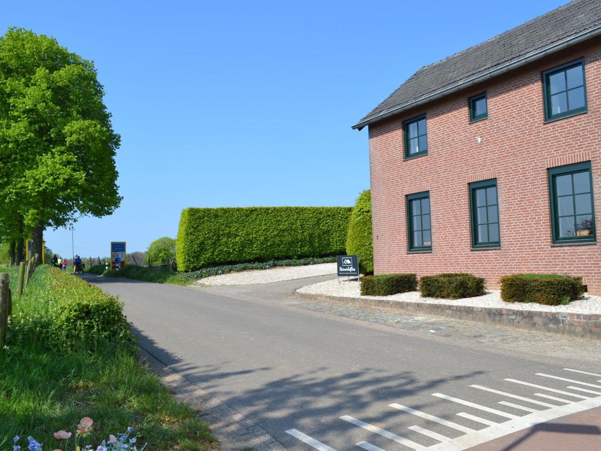 Vila Attractive Farmhouse In South Limburg With Terrace Klimmen Exteriér fotografie